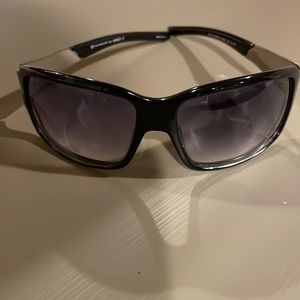 Burberry Safilo women’s sunglasses 8418/S black with metal frame, case included